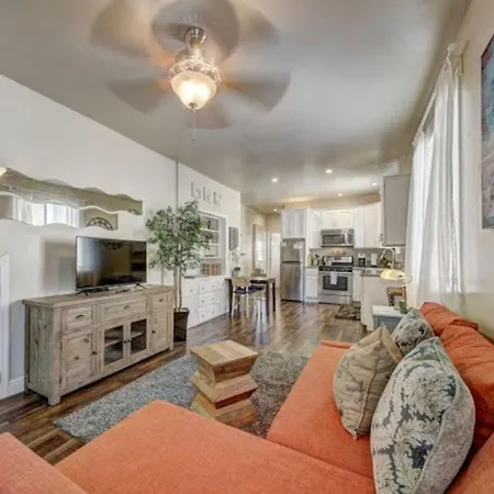 Marvelous Midtown Stay With A Modern Twist Sacramento Exterior photo